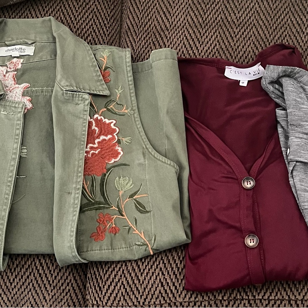 C'est La Vie Burgundy Top
